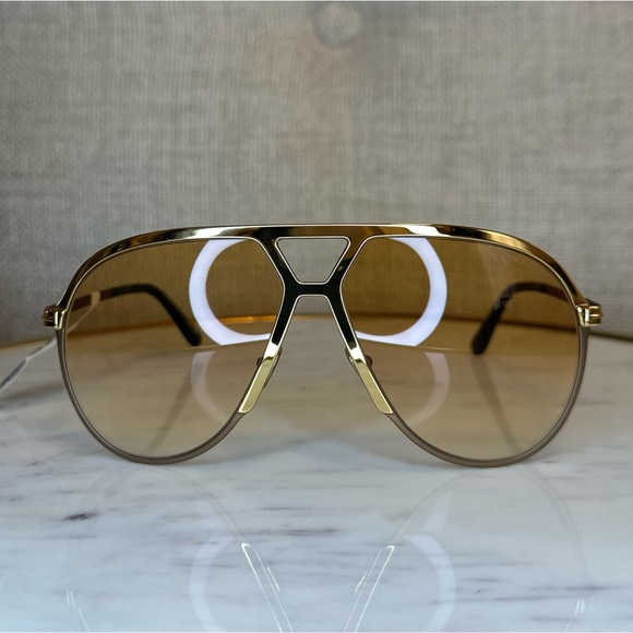 New! Authentic Tom Ford Pilot Gradient Sunglasses. - Picture 9 of 15